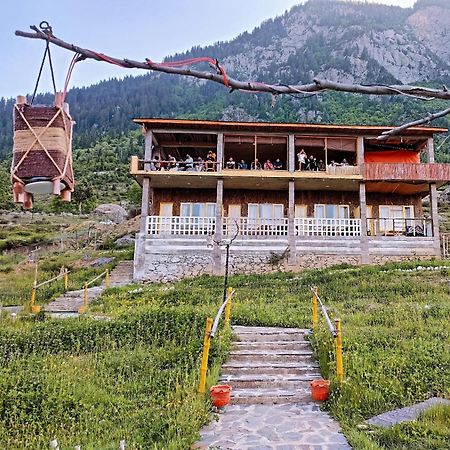Khana Badosh Resort Kalam Ngoại thất bức ảnh